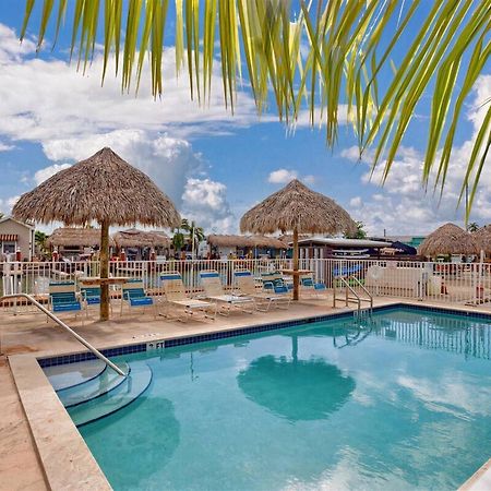 Tiny Home On Waterfront, Bay Views, Deck, Pool Jewfish Szoba fotó