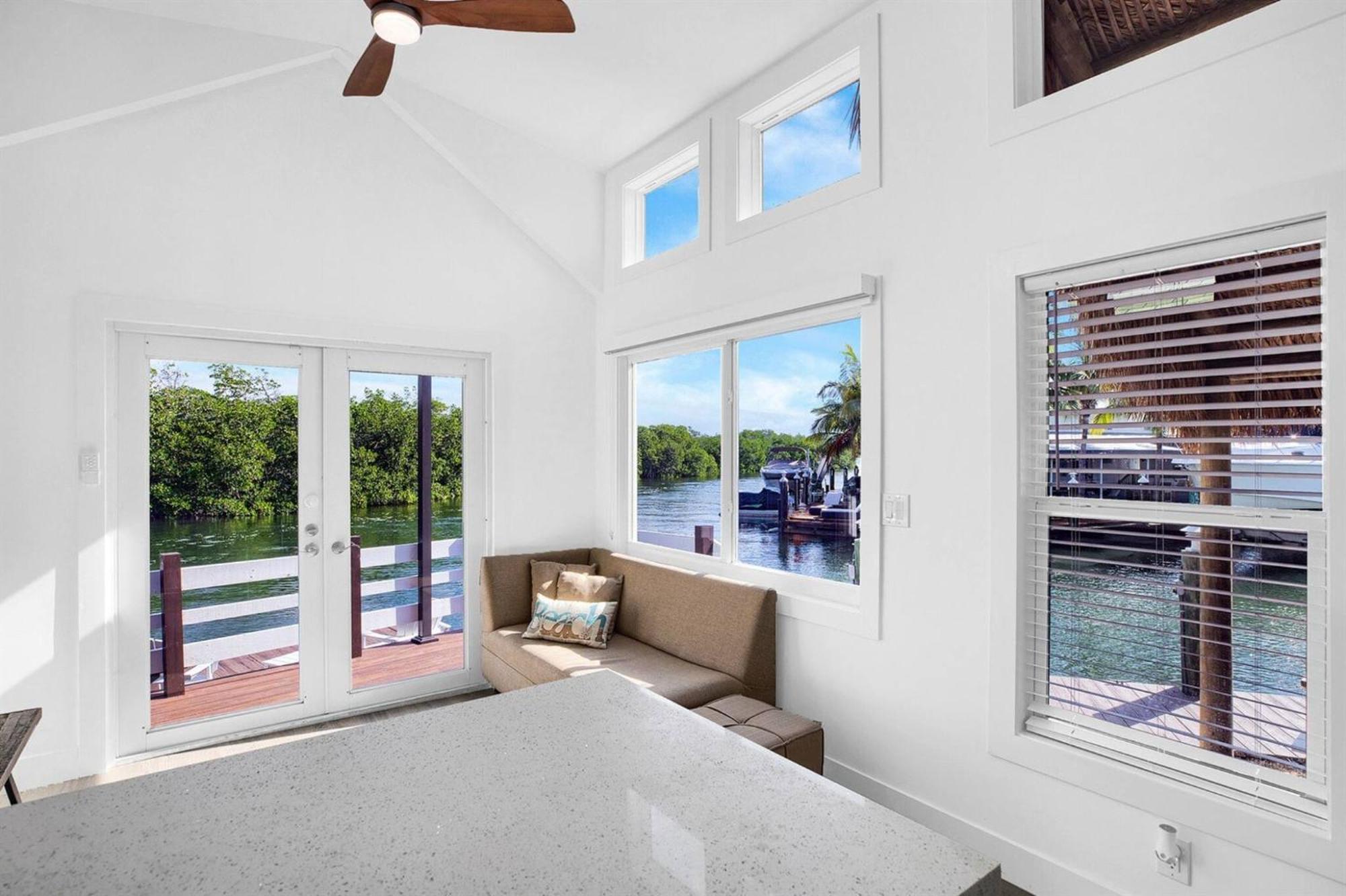 Tiny Home On Waterfront, Bay Views, Deck, Pool Jewfish Szoba fotó