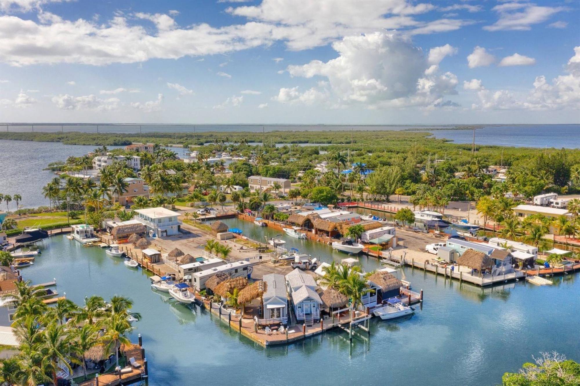 Tiny Home On Waterfront, Bay Views, Deck, Pool Jewfish Szoba fotó