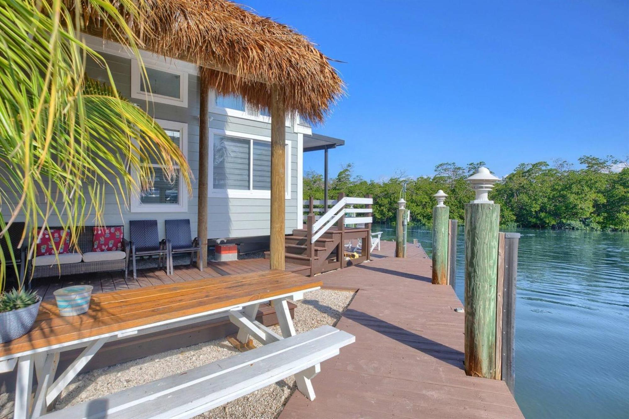 Tiny Home On Waterfront, Bay Views, Deck, Pool Jewfish Szoba fotó